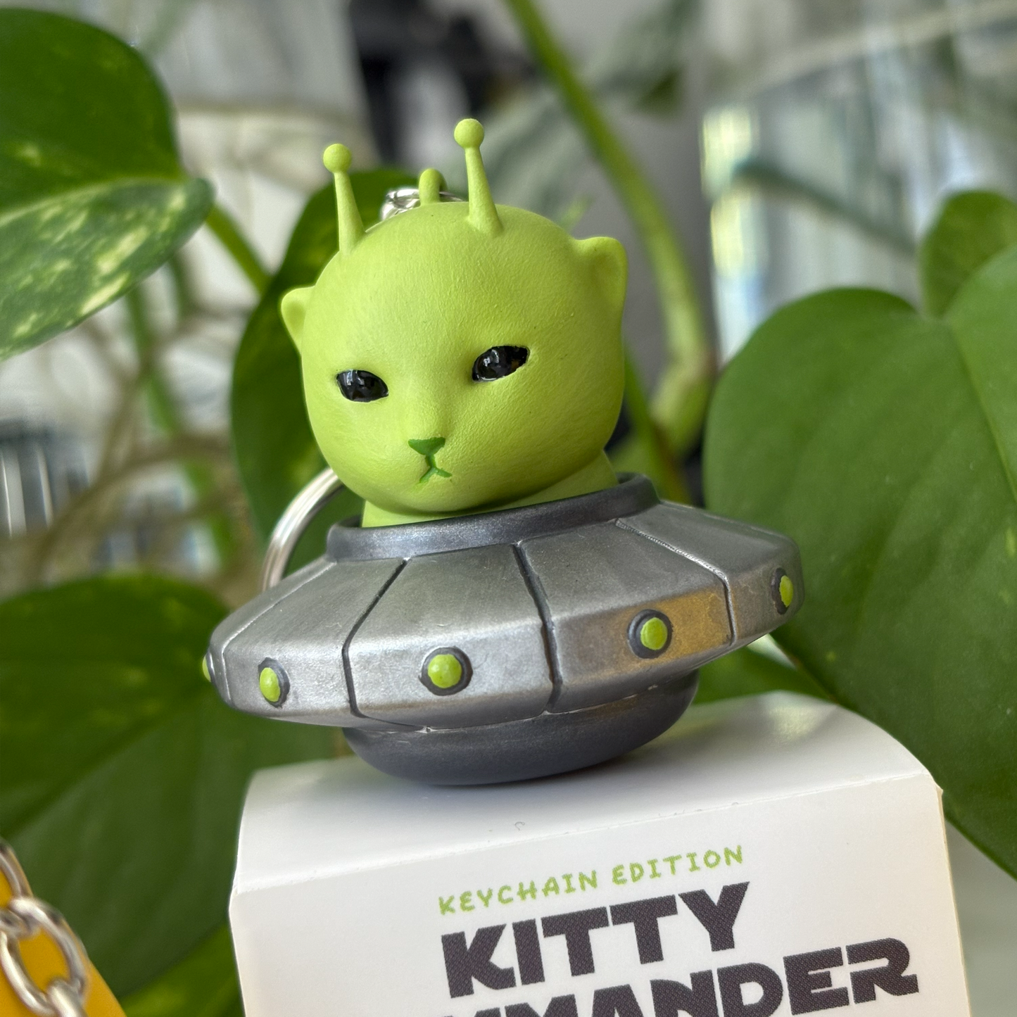 KITTY COMMANDER KEYCHAIN (Magnetic)