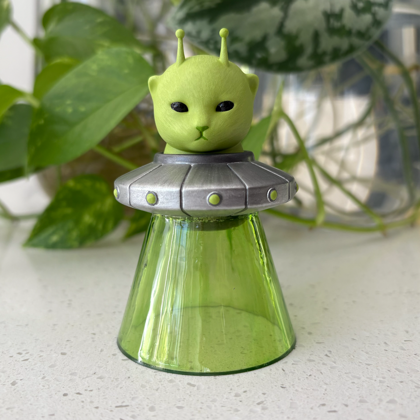 KITTY COMMANDER FIGURINE (Non-magnetic)