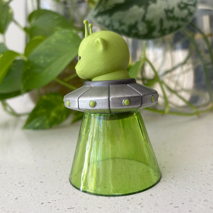KITTY COMMANDER FIGURINE (Non-magnetic)