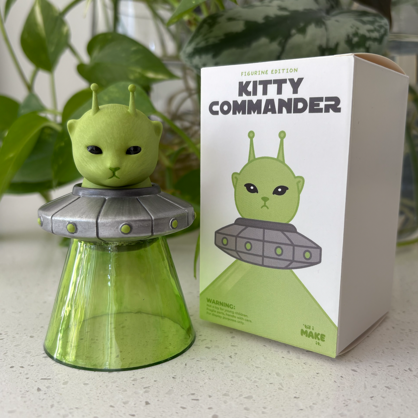 KITTY COMMANDER FIGURINE (Non-magnetic)