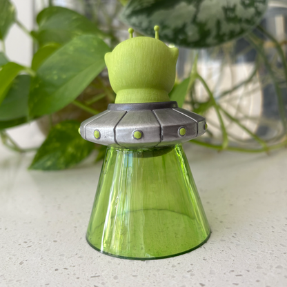 KITTY COMMANDER FIGURINE (Non-magnetic)