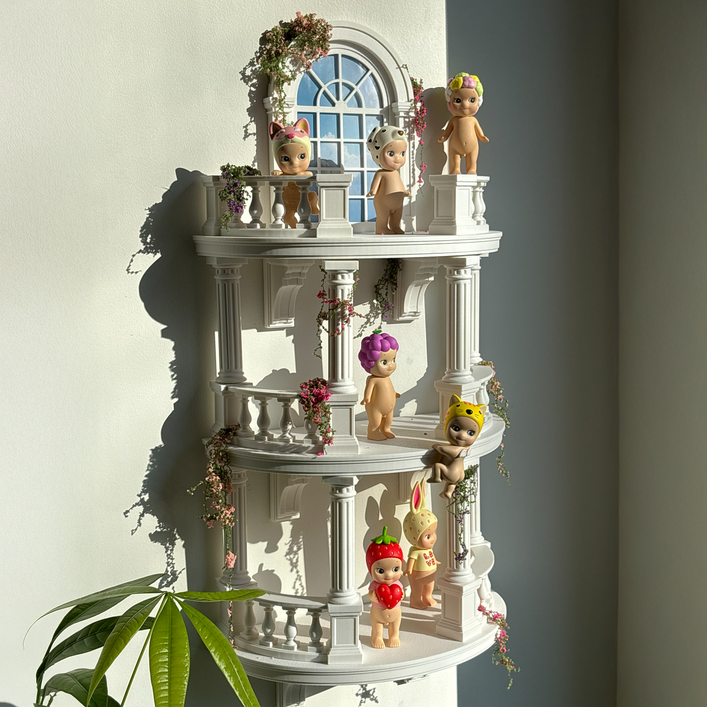 RENAISSANCE TRINKET SHELF